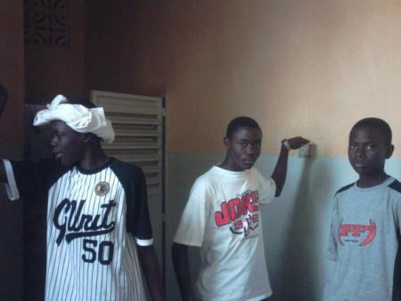 voila laisser la place a omar le fou bobo le fou serieux et pathe robot 0049 the bests